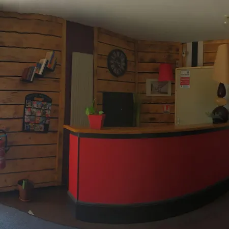 Hotell O & Cimes Saint-Pierre-dʼAlbigny