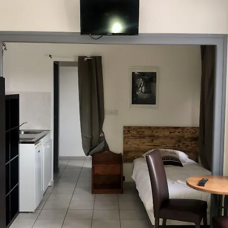 Hotel Maison De Savoie 2*