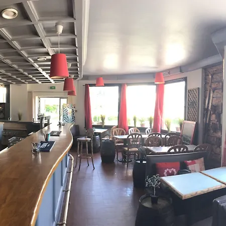 O & Cimes Hotel
