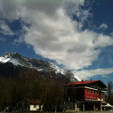 Maison De Savoie 2* Saint-Pierre-dʼAlbigny