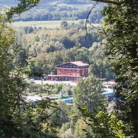 O & Cimes 2* Saint-Pierre-dʼAlbigny