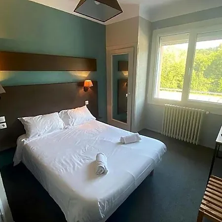 O & Cimes Hotel Saint-Pierre-dʼAlbigny